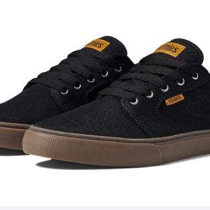Etnies men shoes, black with light soles, unisex, men 9, ws 10.5